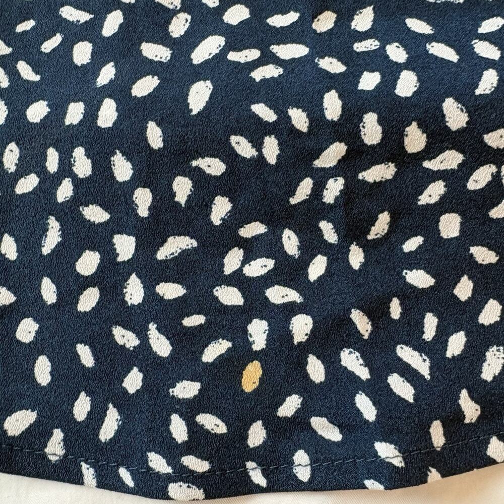 New York & Company Women’s Large Blue Polka Dot Sleeveless 3 Button Blouse - Picture 7 of 15